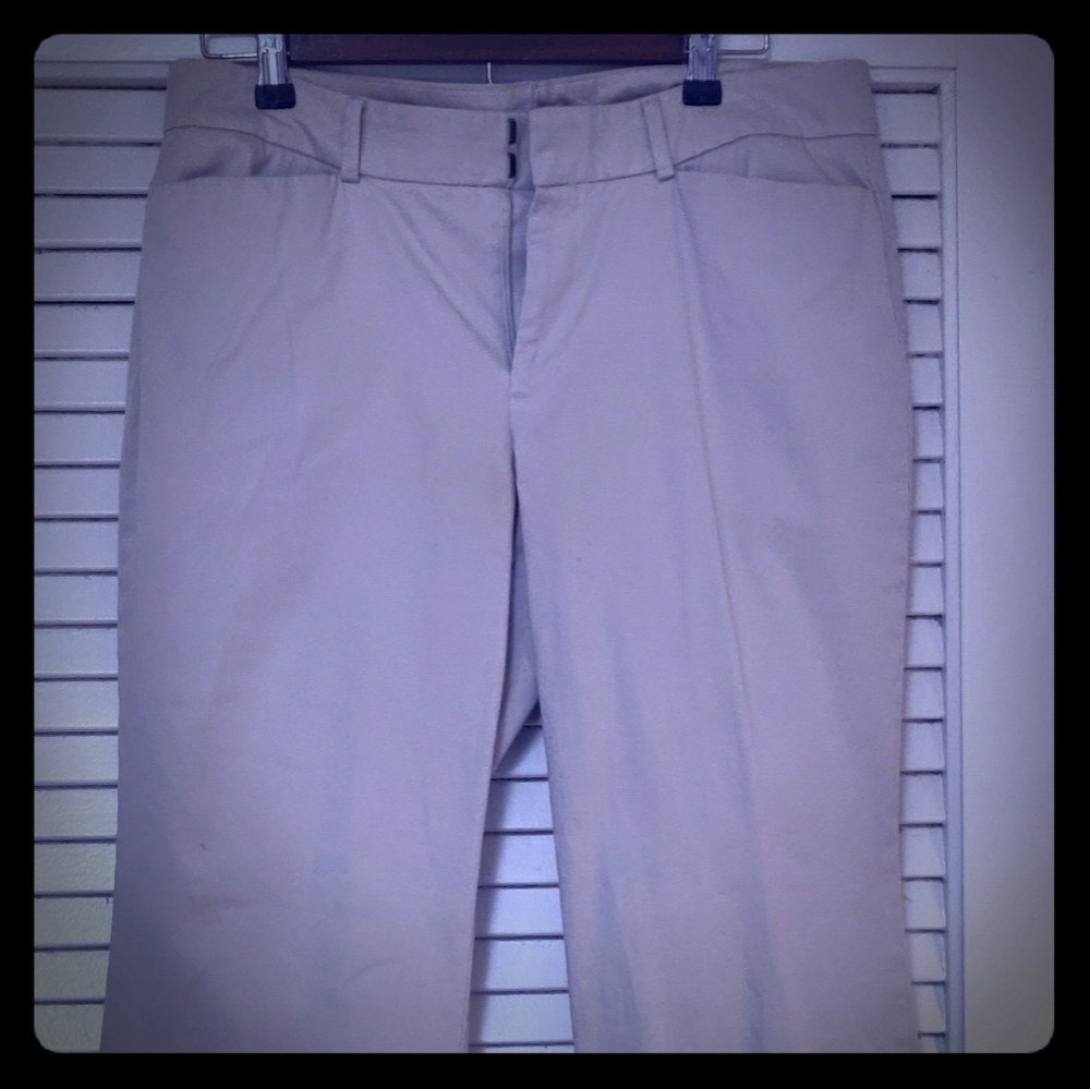 Women's Dockers Petite mid rise- curvy 12P Short